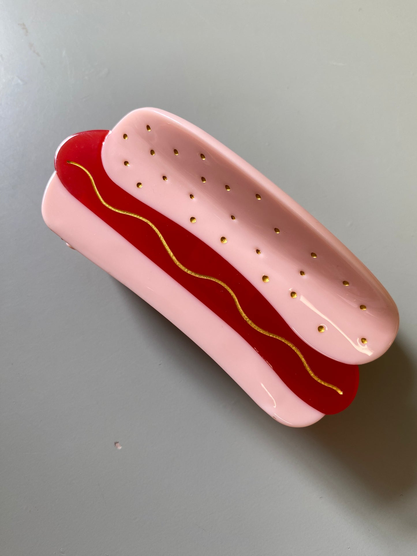 Hot Dog Hair claw by Stanley