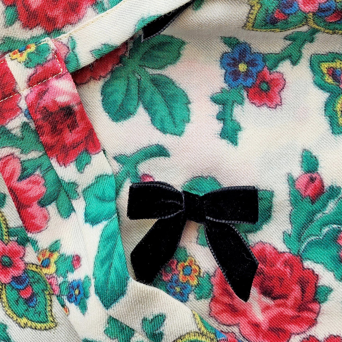 Babushka Tote Bag by Odd Janko