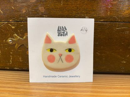 Large Grumpy Cat pin by Lili Toth