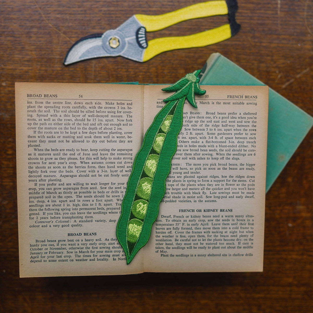 Embroidered Fabric Bookmark - Pea Pod Design