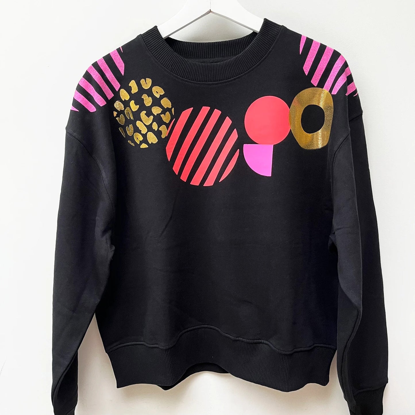 Geometric Pattern black sweatshirt by Pinkijones