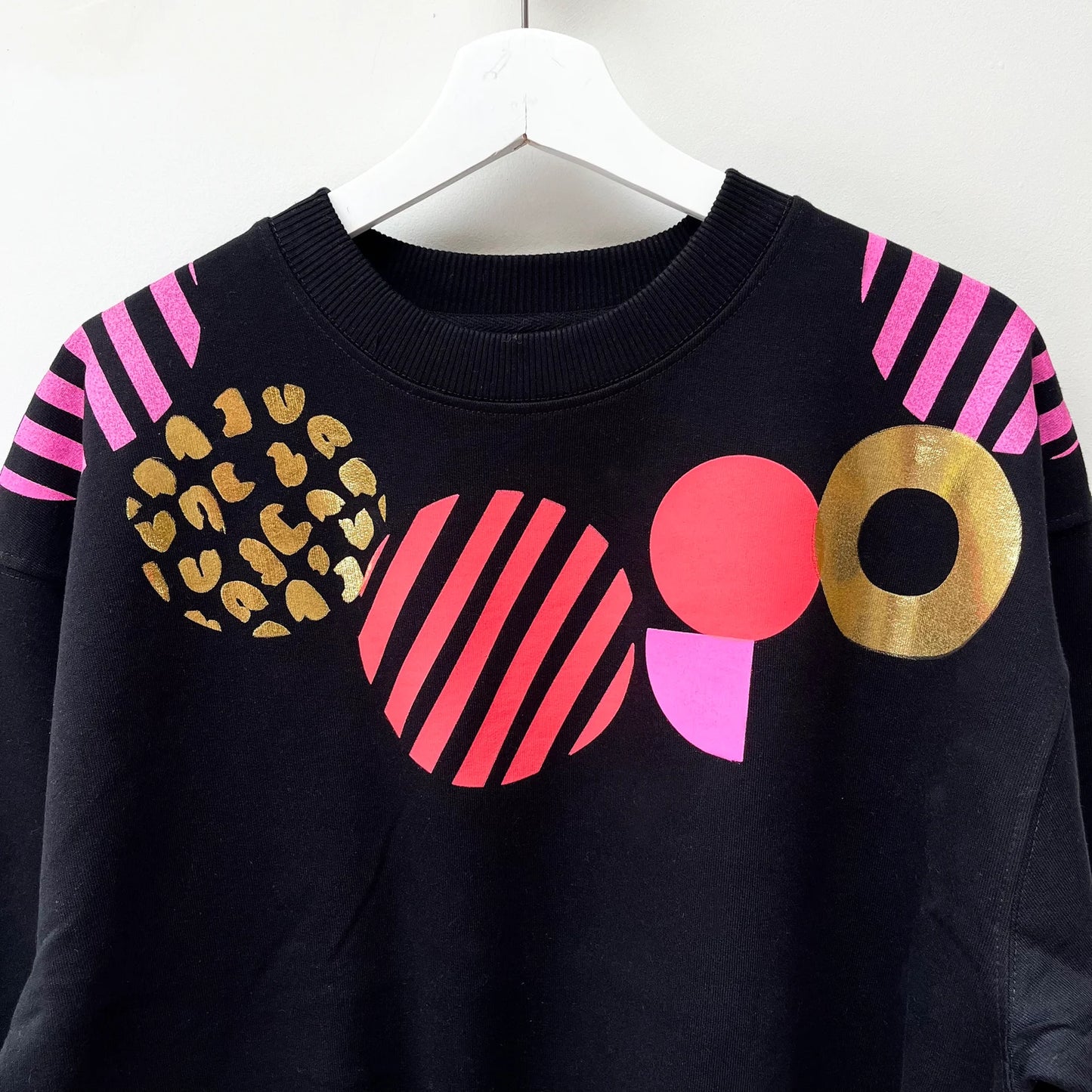 Geometric Pattern black sweatshirt by Pinkijones