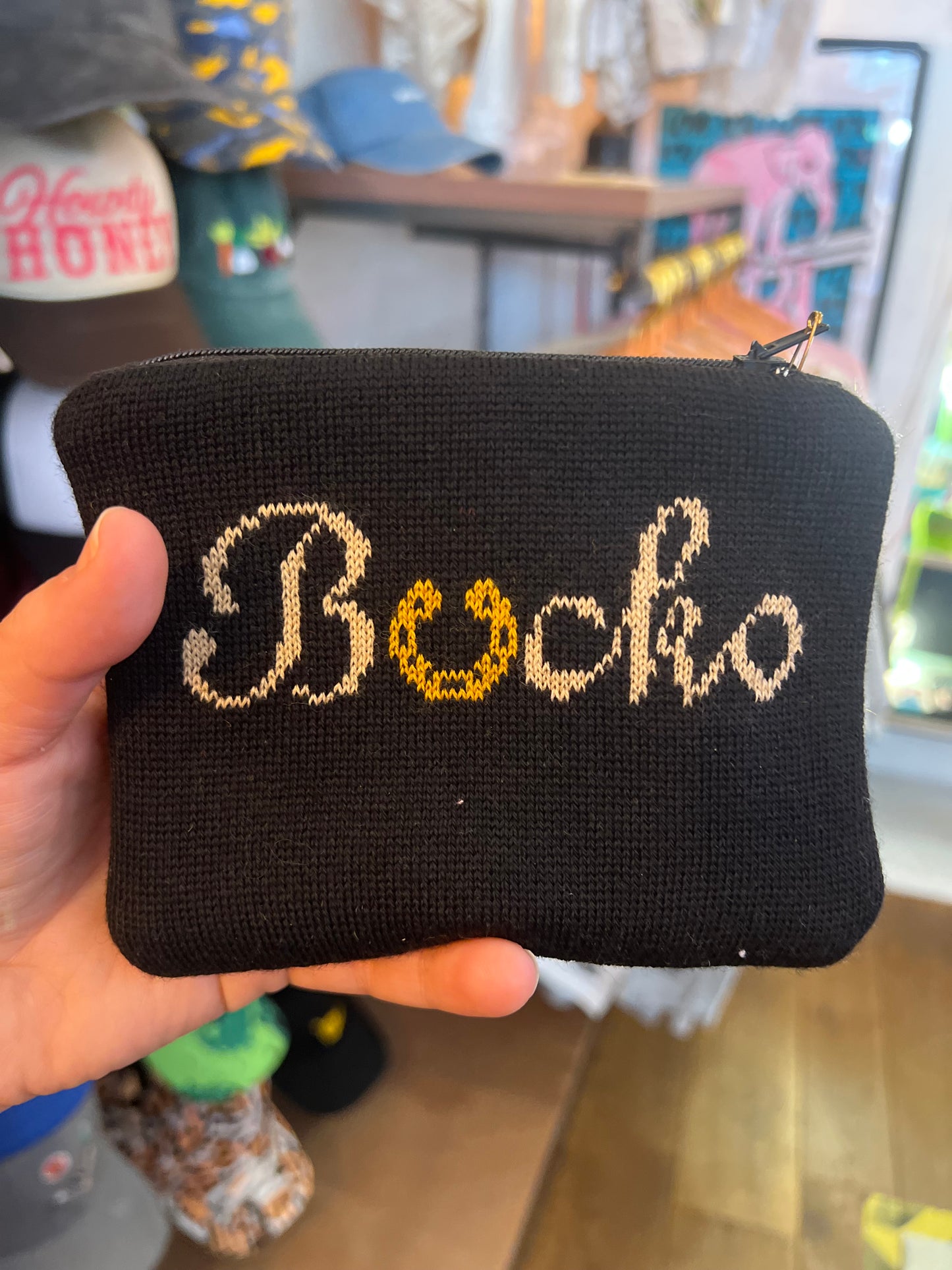Small Knitted Purse by Bucko